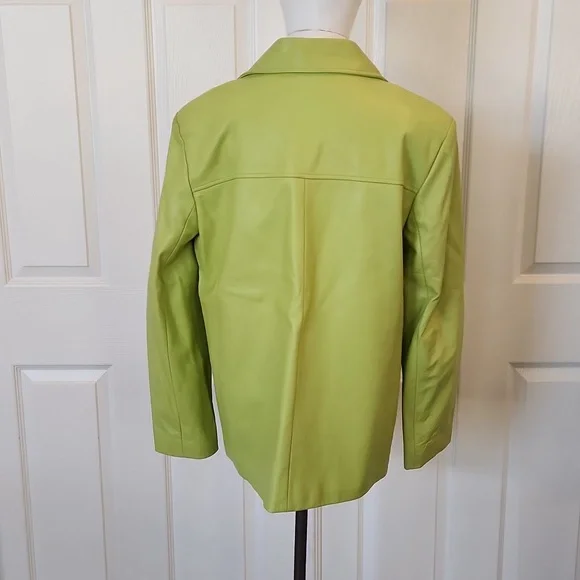 St John 100% Leather Blazer in a beautiful vibrant green. - Picture 7 of 12